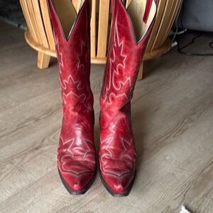 Women's Size 8 Vibrant Red Cowboy Boots with Stitching